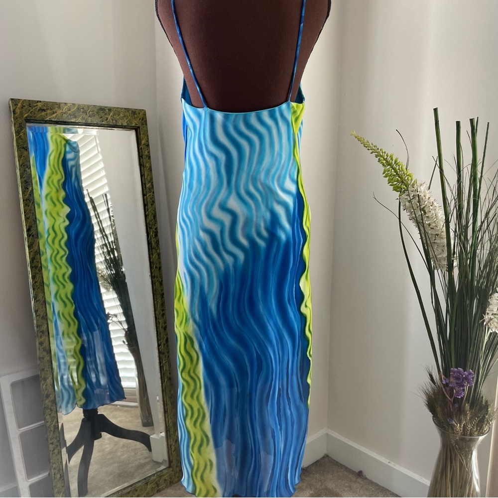 Tropical Dress - Picture 4 of 7